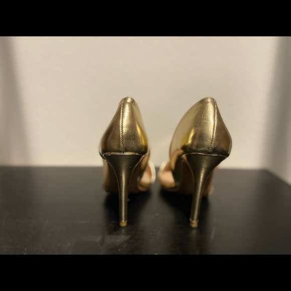 NWOT Anne Michelle Pointed Toe Heels- Gold Metallic Size 7.5 - Picture 3 of 7